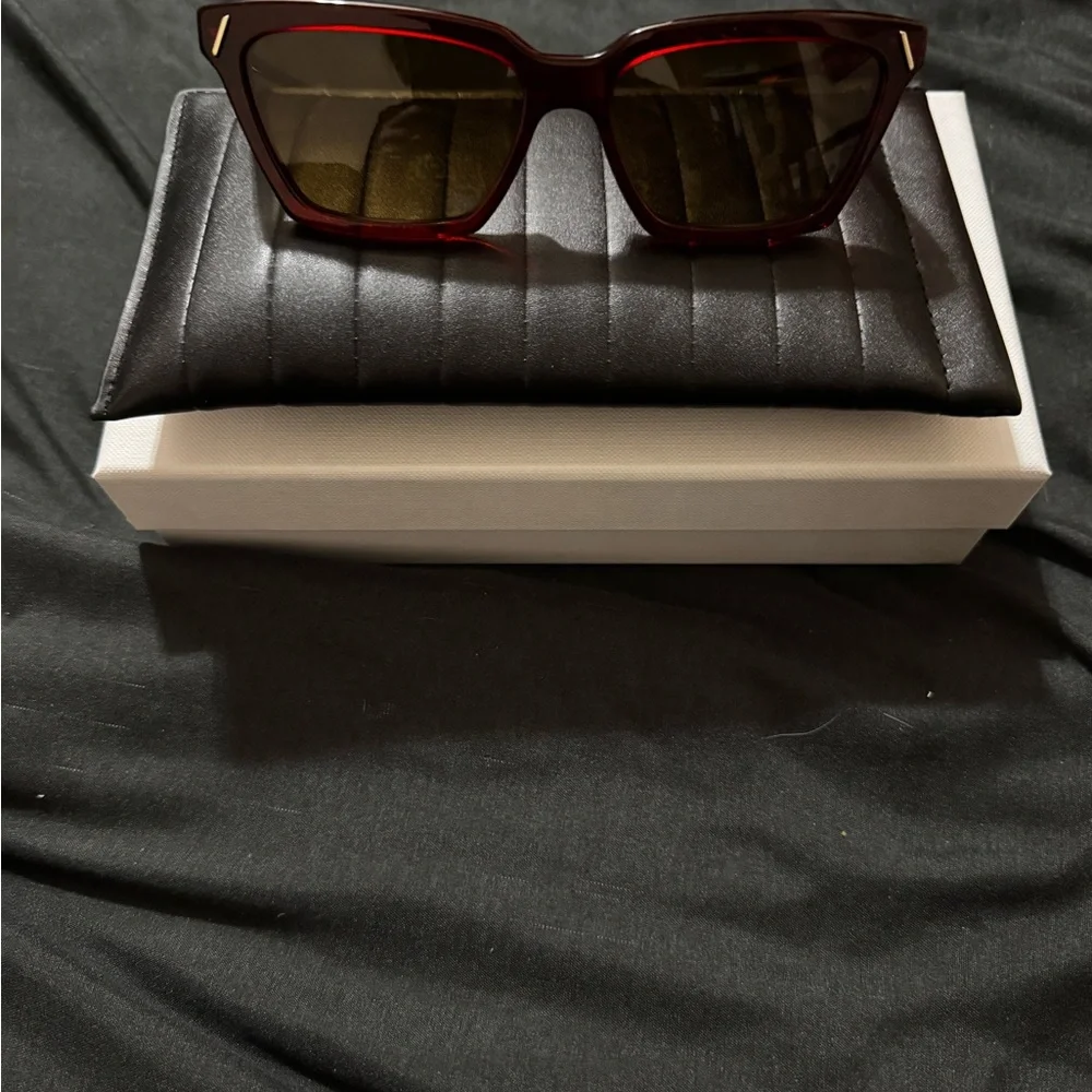 Victoria Beckham Women's Sunglasses Red Cat Eye Shape Full Rim Frame VB661S 610 - Picture 2 of 4